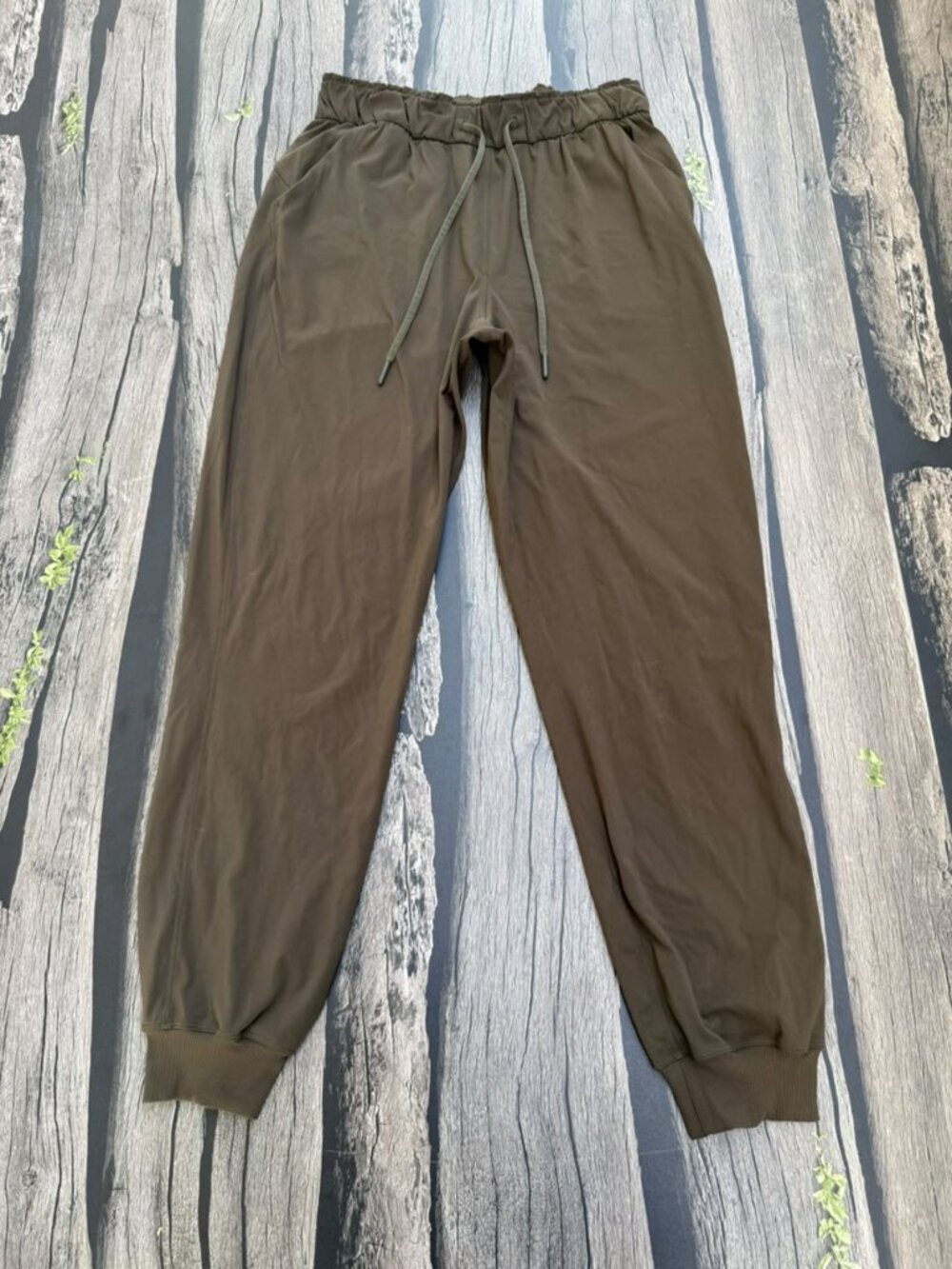 Lululemon High-Rise Jogger Olive Green Athletic Pants Size 6